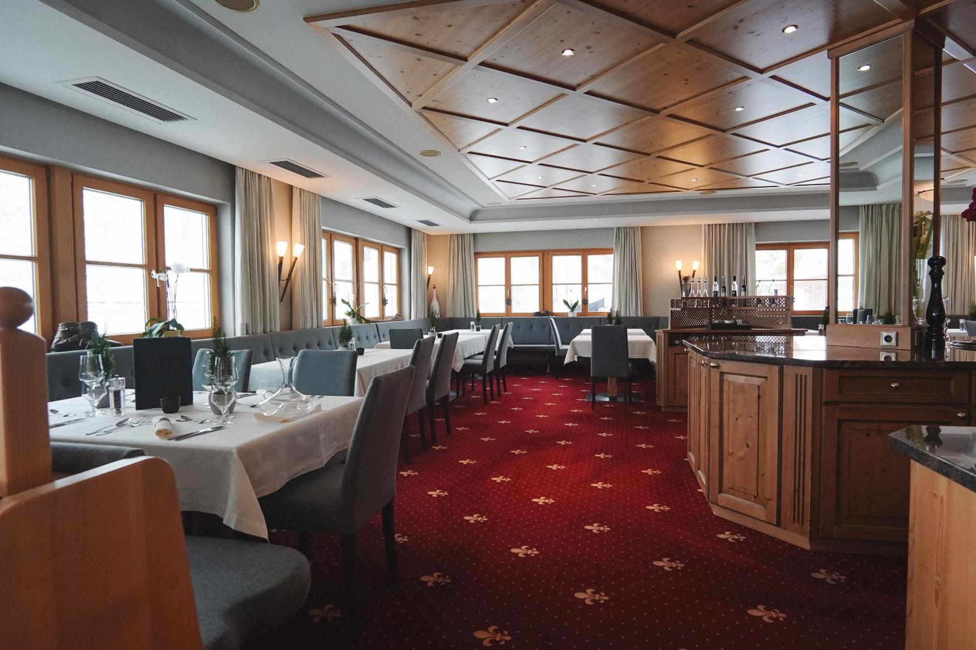 Hotel Acerina Superior Лех Экстерьер фото