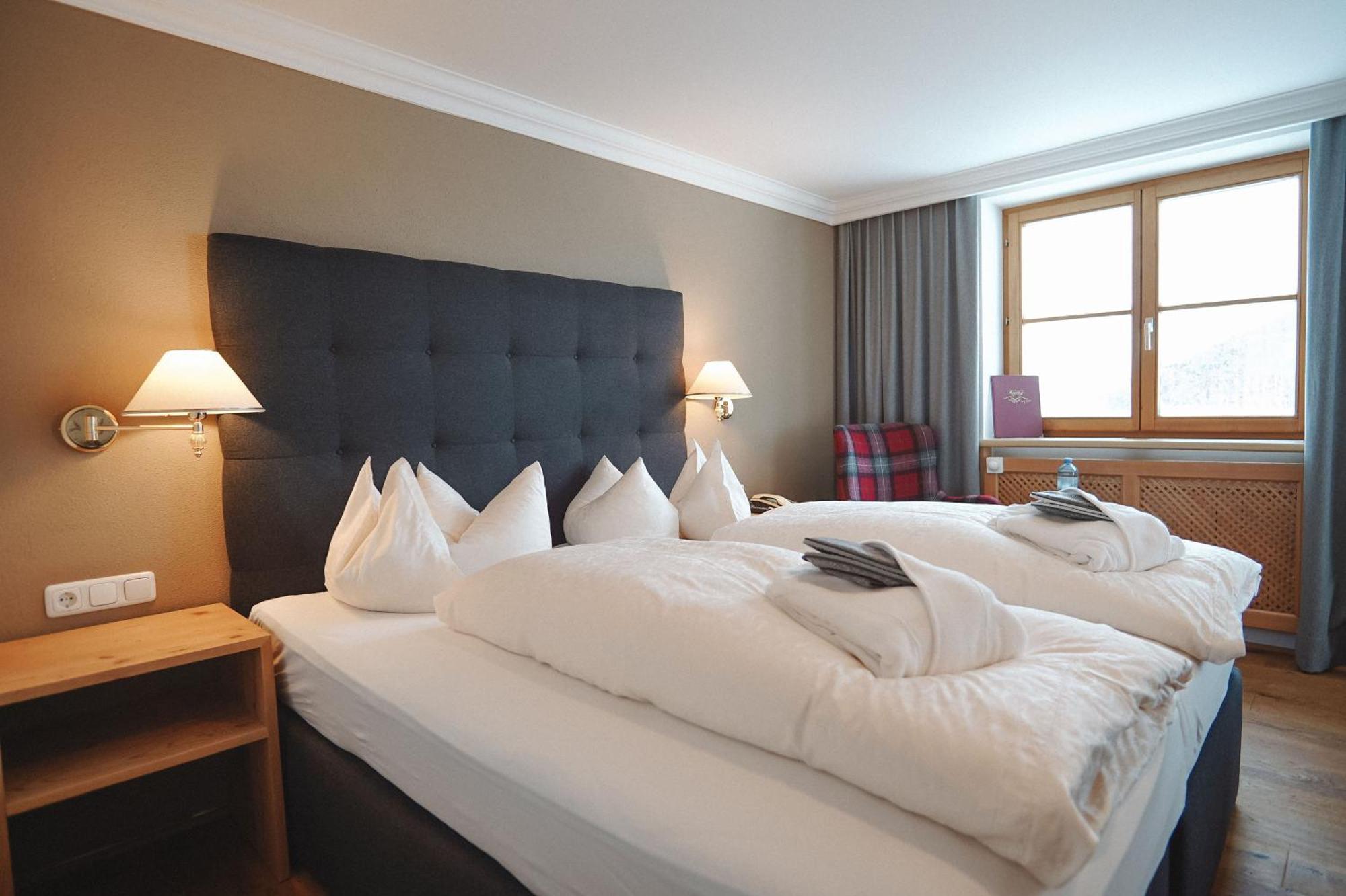 Hotel Acerina Superior Лех Экстерьер фото