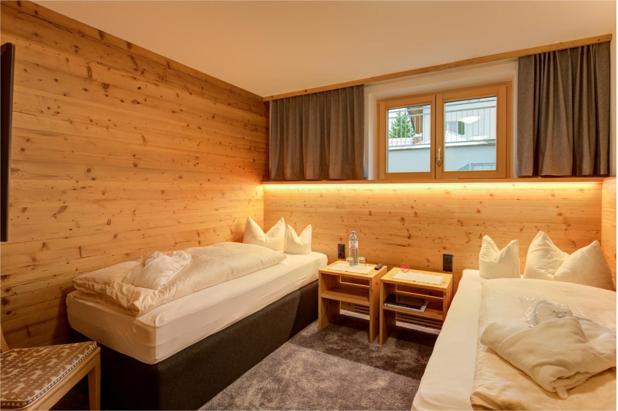 Hotel Acerina Superior Лех Экстерьер фото