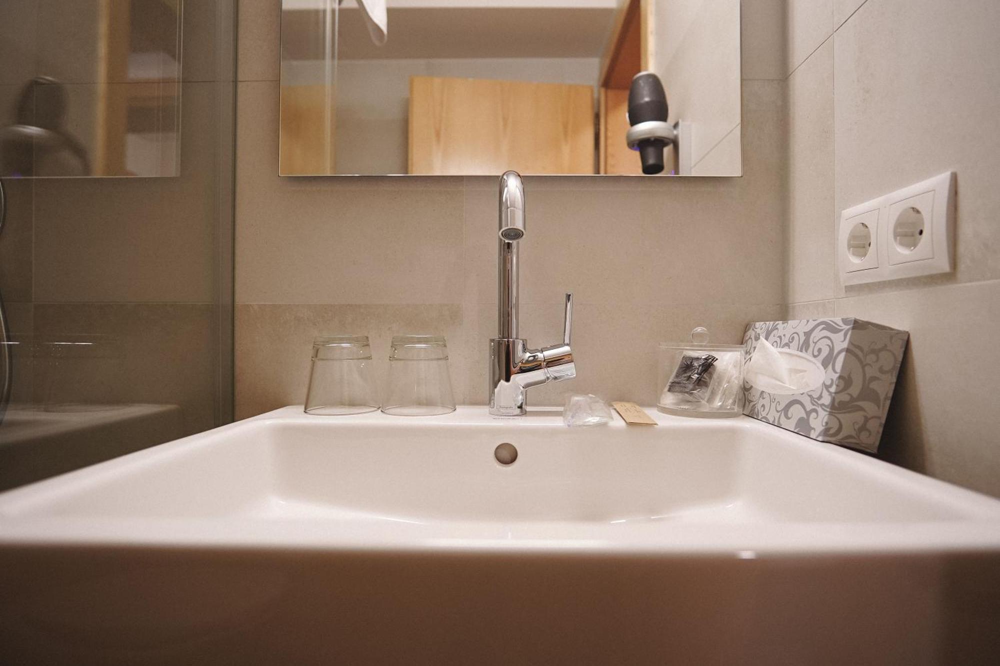 Hotel Acerina Superior Лех Экстерьер фото